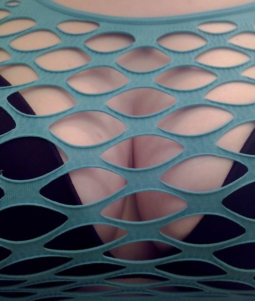 Foto's van mijn borsten in blauw nettopje