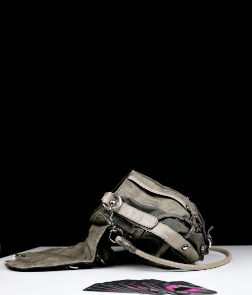 Versleten oude Guess tas - Afbeelding 2