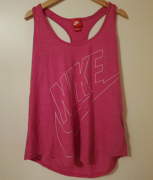 Gedragen roze Nike hemdje