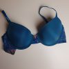 Blauwe gedragen bh