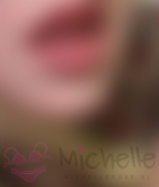 Foto’s van mijn borsten in kanten truitje