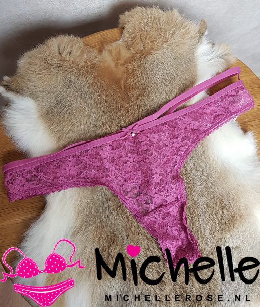 Roze kanten gedragen string