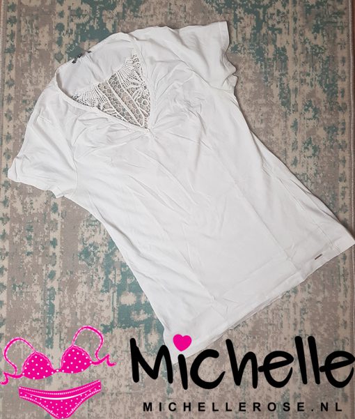 Wit shirtje