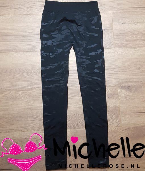 Gedragen legging legerprint motief