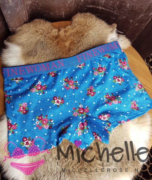 Blauwe gedragen boxer
