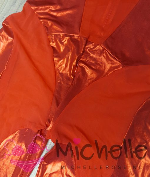 Rode metallic jumpsuit met doorschijnende delen en ritsjes - Afbeelding 2