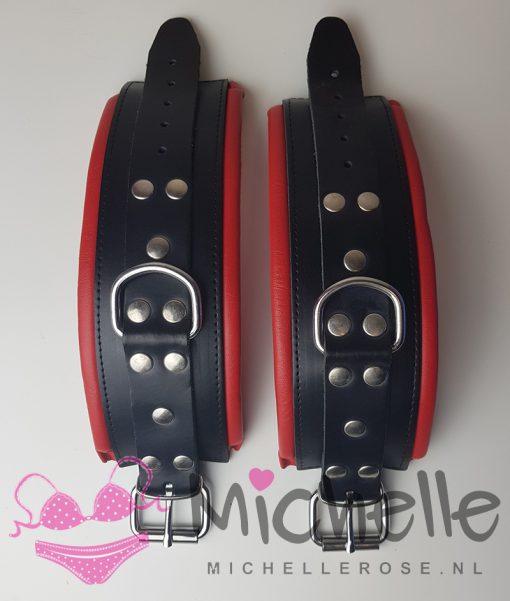 Kinky leren handboeien