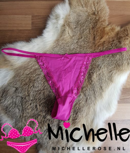 Roze zacht gedragen stringetje