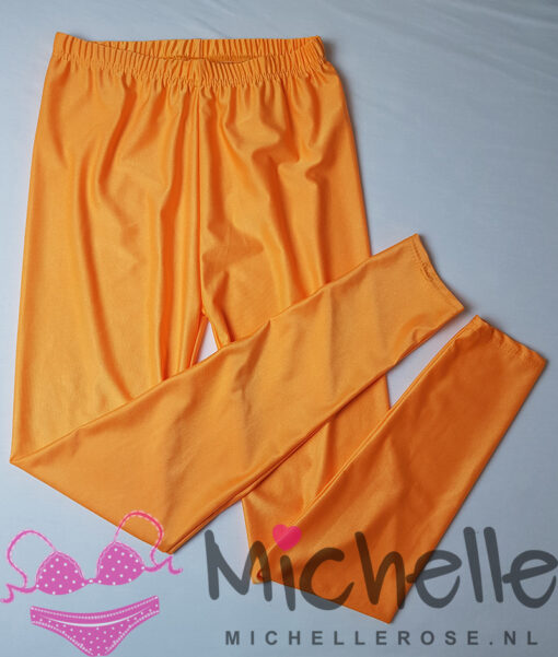 Gedragen legging oranje