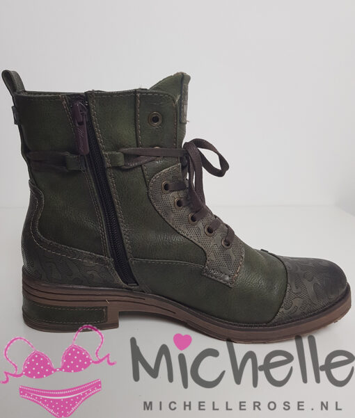 Gedragen hoge veterschoenen Mustang