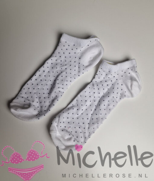 Witte enkelsokjes met mini hartjes